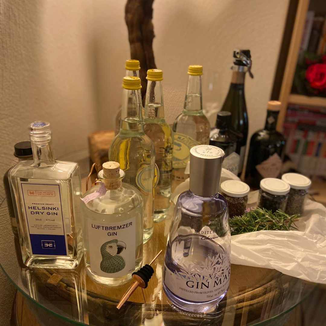 GIN TASTING